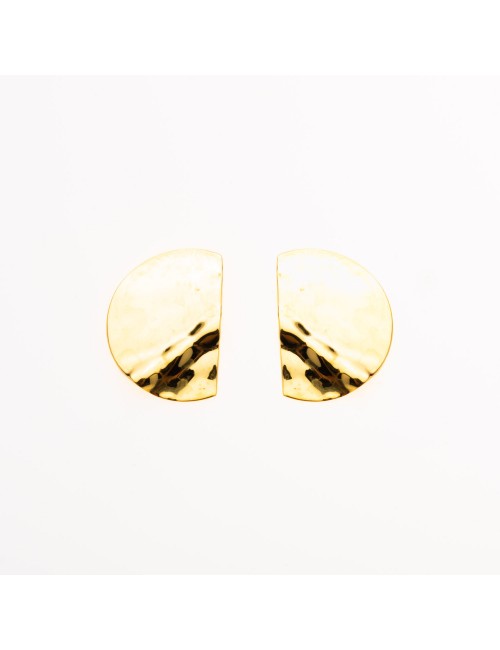 Boucle d'oreille femme grand demi rond froissé en or 18 carats.