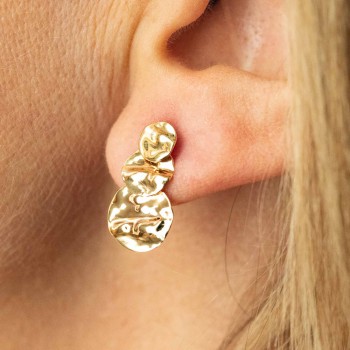 Boucles d'oreilles pendantes avec 3 ronds froissés dégradés.