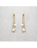 Boucle d'oreille femme quatre perles d'eau douce.