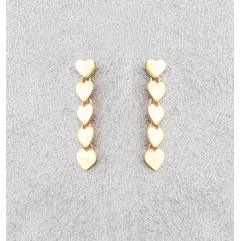 Boucle d'oreille femme cinq coeurs.