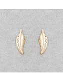 Boucle d'oreille femme plume en or 18 carats.
