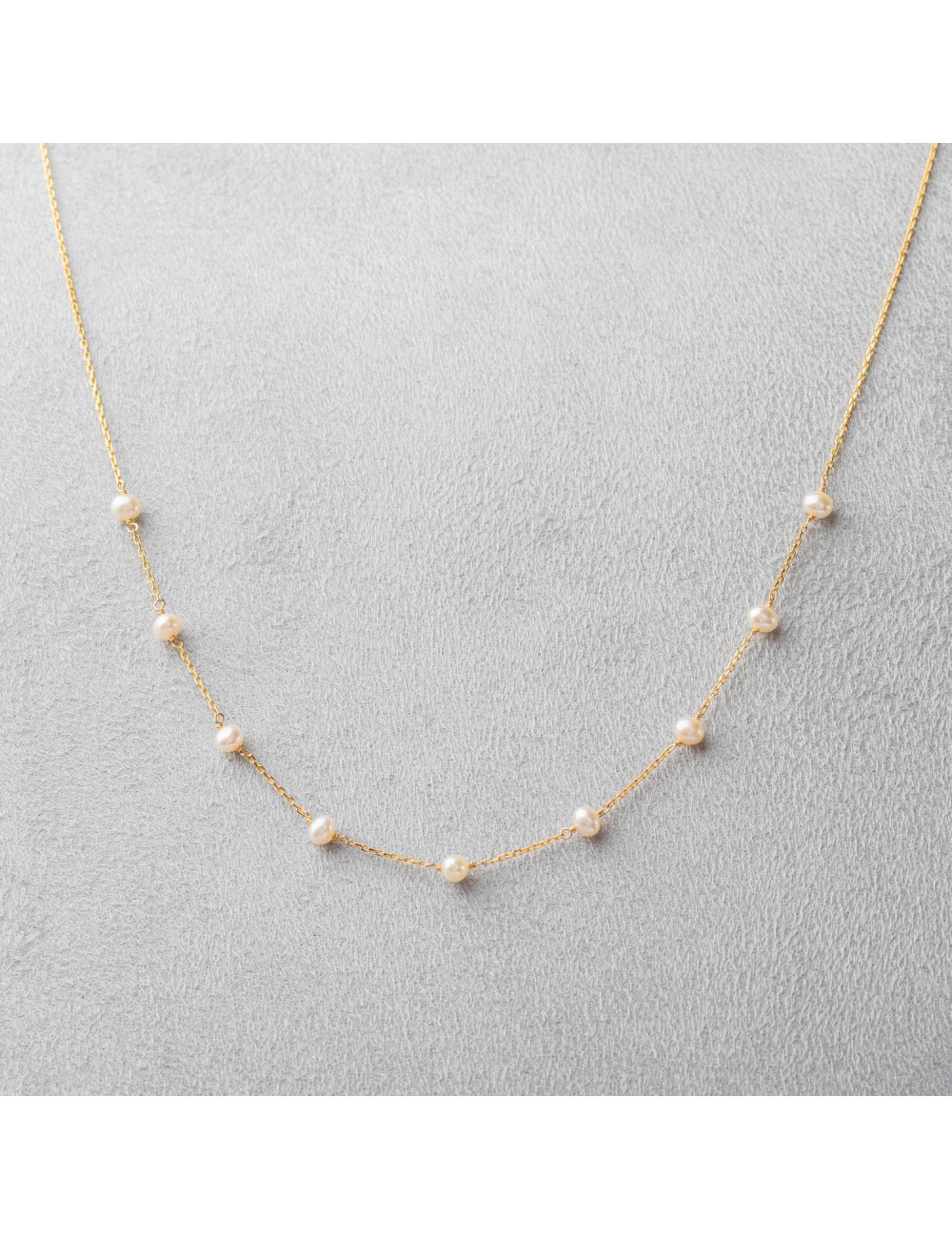 Collier femme neuf perles nacrées en or 18 carats. Collier femme neuf perles nacrées en or 18 carats.