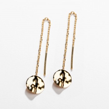 Boucle chaîne glissante avec rond froissé au lobe en or 9 carats.