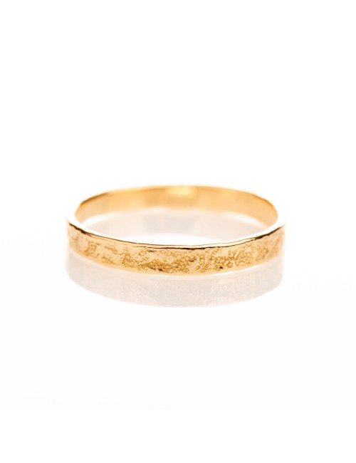 Bague homme alliance grunge en or 18 carats.