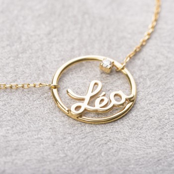 Bracelet femme personnalisable sur chaîne en or 9 carats.