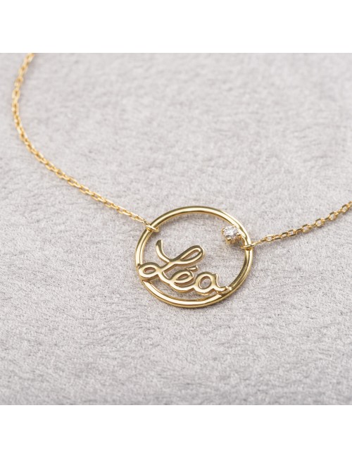 Bracelet femme personnalisable sur chaîne en or 9 carats.