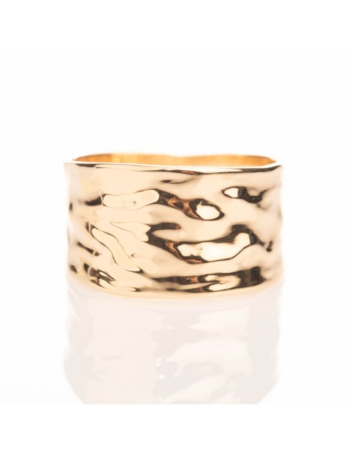 Bague femme en or froissé 11 mm en or 18 carats.